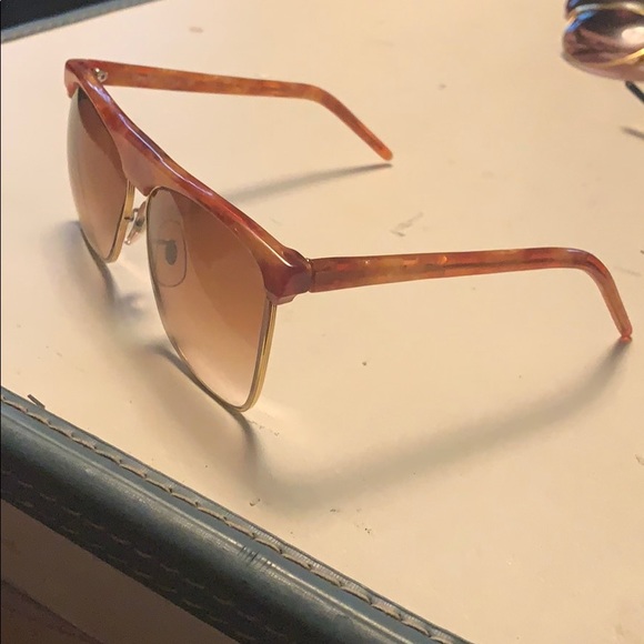 MIDAS - Picture 2 of 2